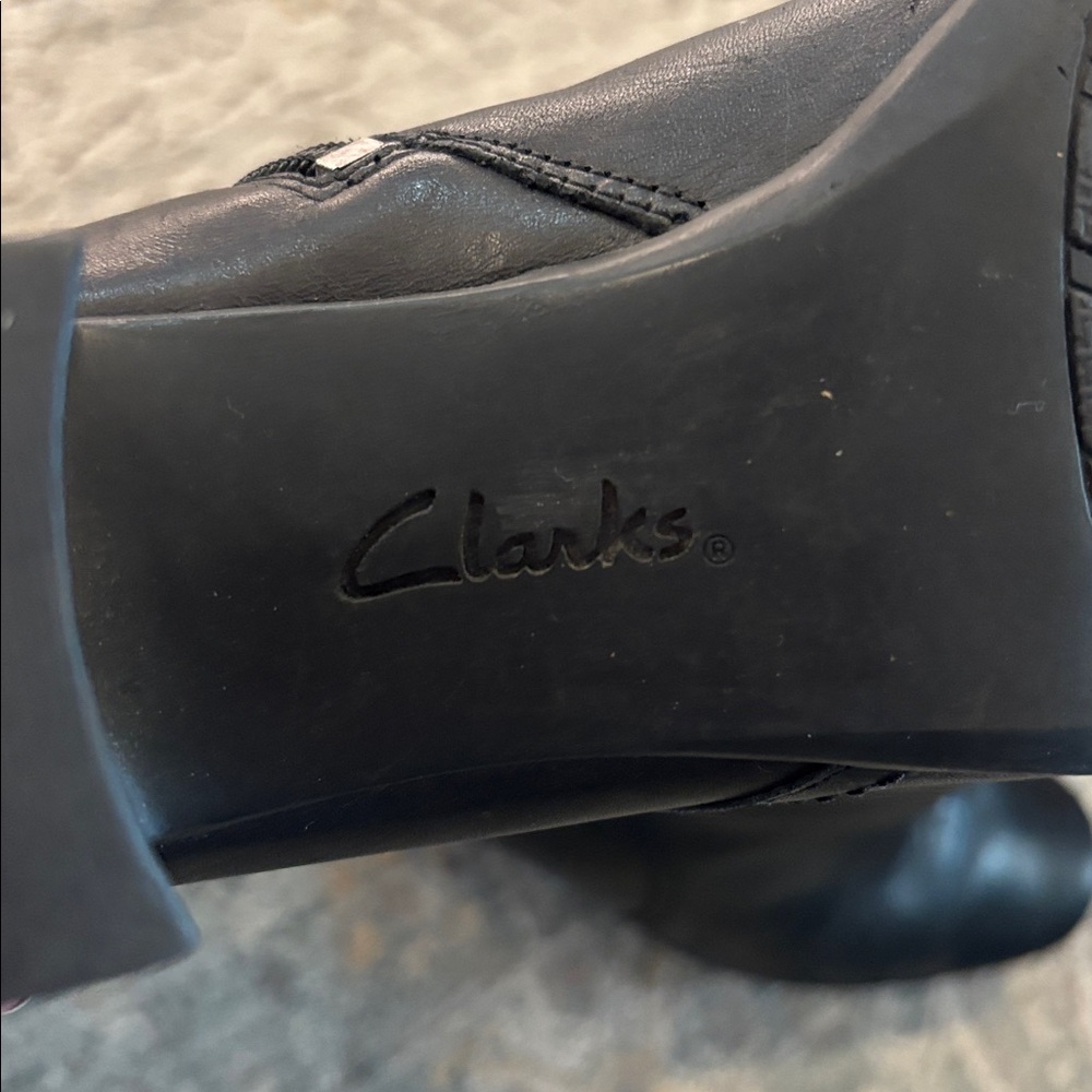 Clark’s Black Leather Ankle Boots - Picture 7 of 8